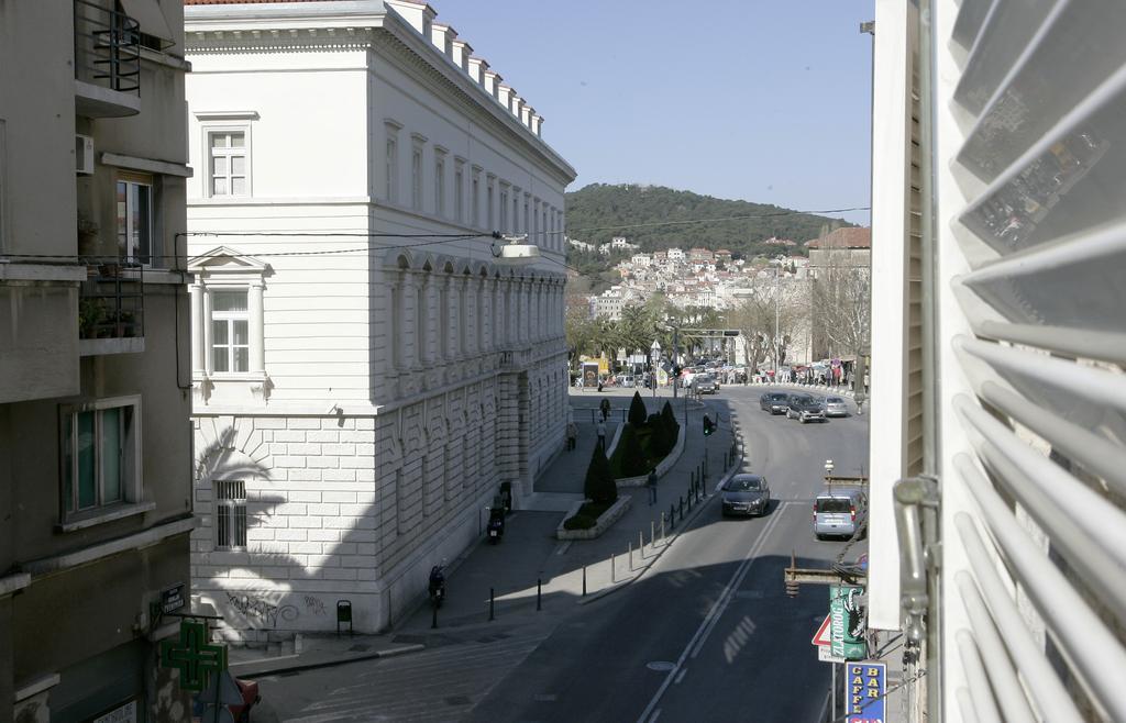 Damira Rooms Split Exterior photo